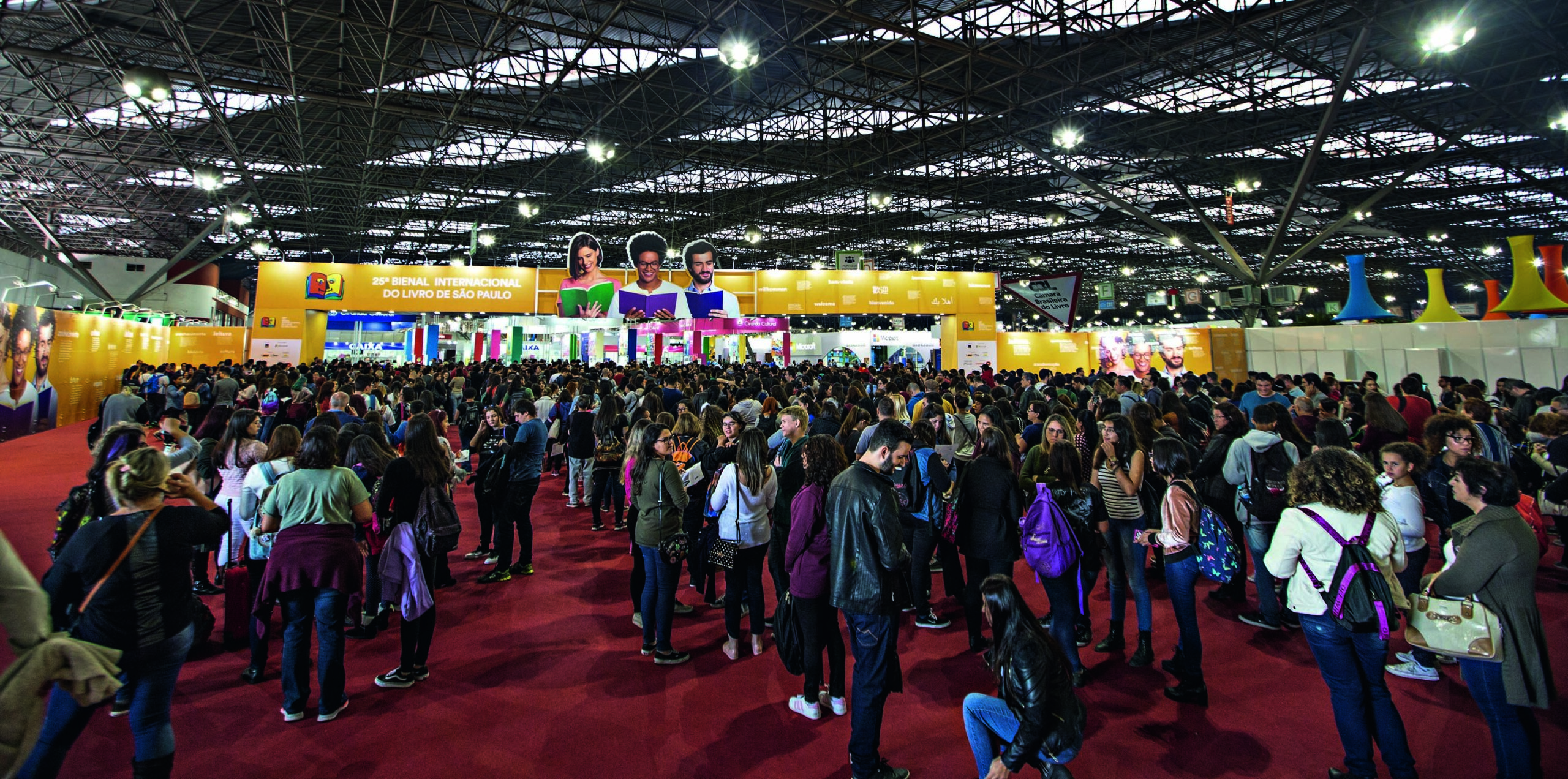 Bienal do Livro chega a SP em setembro com 269 estantes e programacao de peso