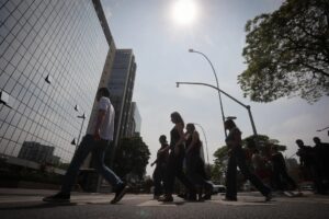 Calor intenso e baixa umidade marcam o domingo em São Paulo