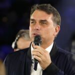 Jantar de Flávio Bolsonaro com empresários gera desconfiança