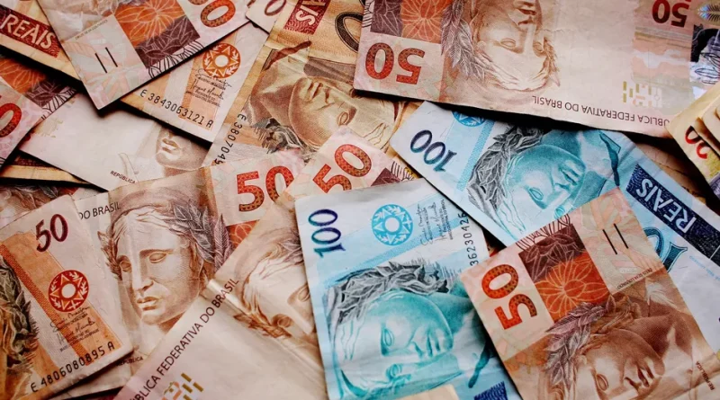 Salário mínimo deve subir para R$ 1.741 em 2027, projeta o Ministério da Fazenda