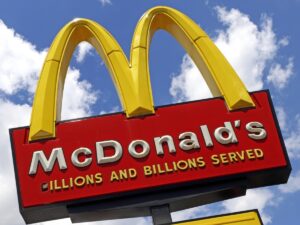 Rede de fast food abre 40 vagas de emprego para nova unidade em Piracicaba