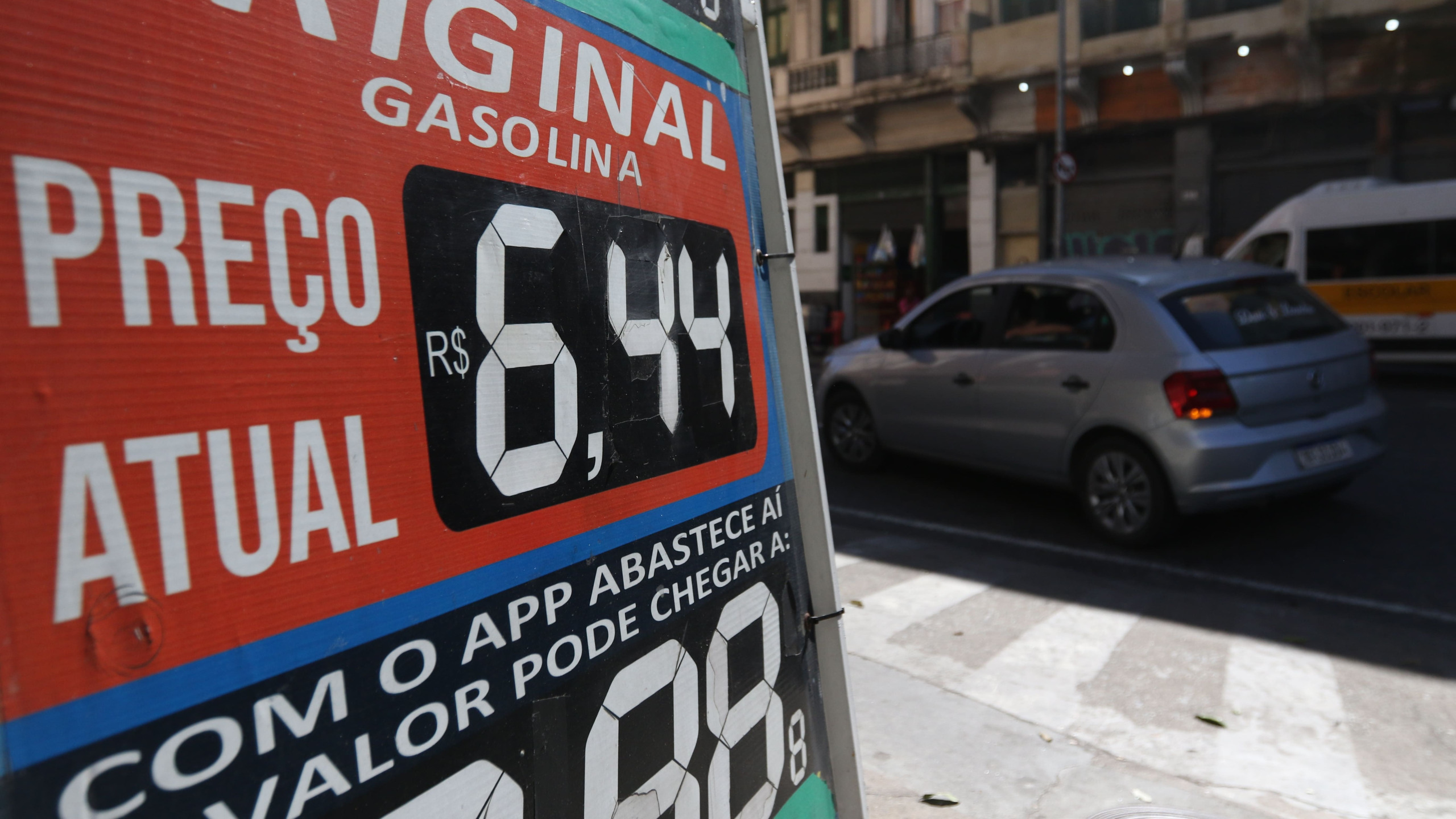 Fazenda prorroga subvenção à gasolina até 9 de setembro, quando caduca MP