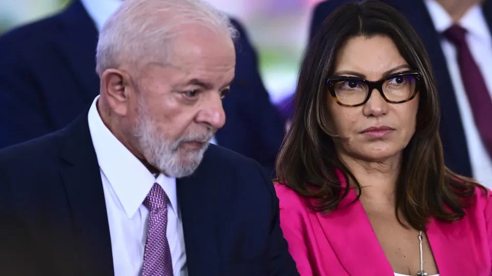 Lula confunde Janja com Marisa em discurso: ‘Perdi a Janja’
