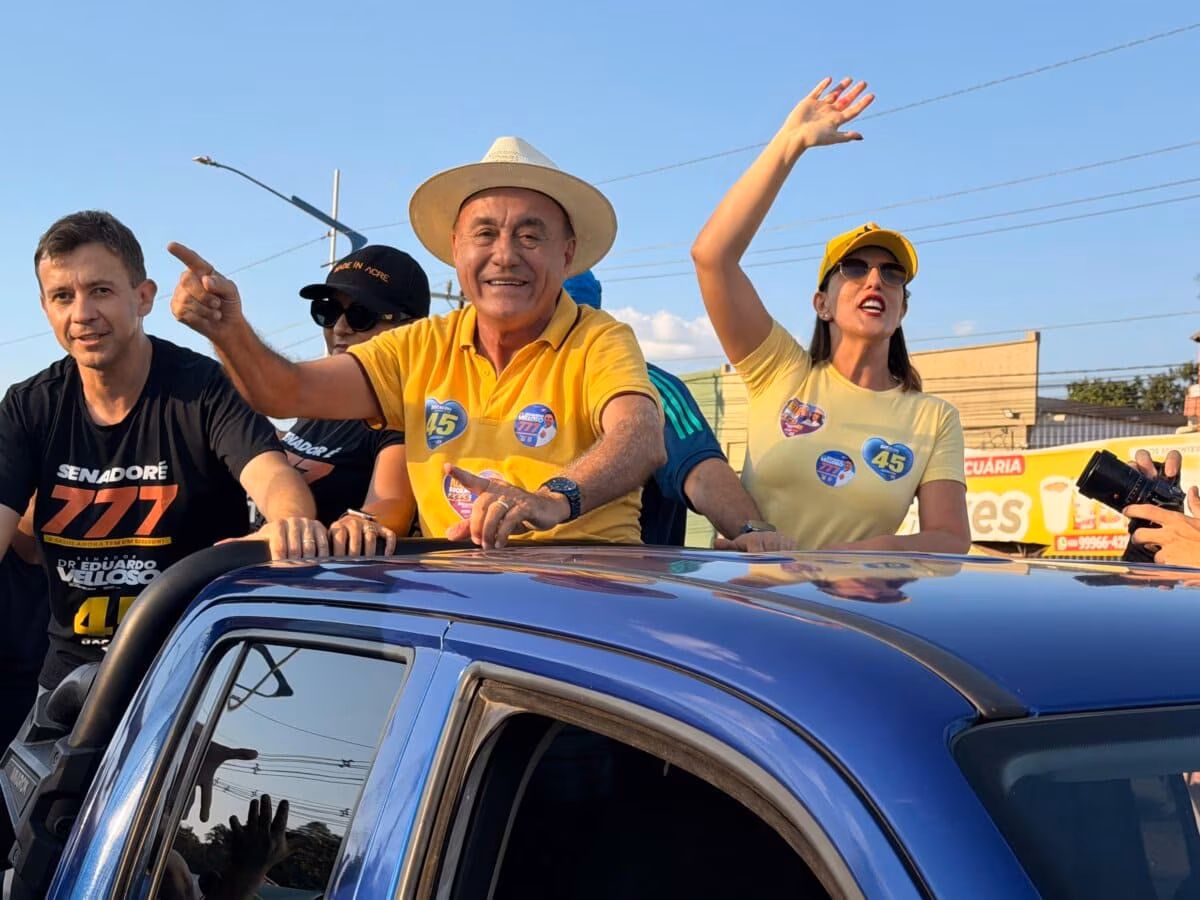 Tião Bocalom realiza terceira carreata de campanha pelas ruas de Rio Branco Tião Bocalom realiza terceira carreata de campanha pelas ruas de Rio Branco