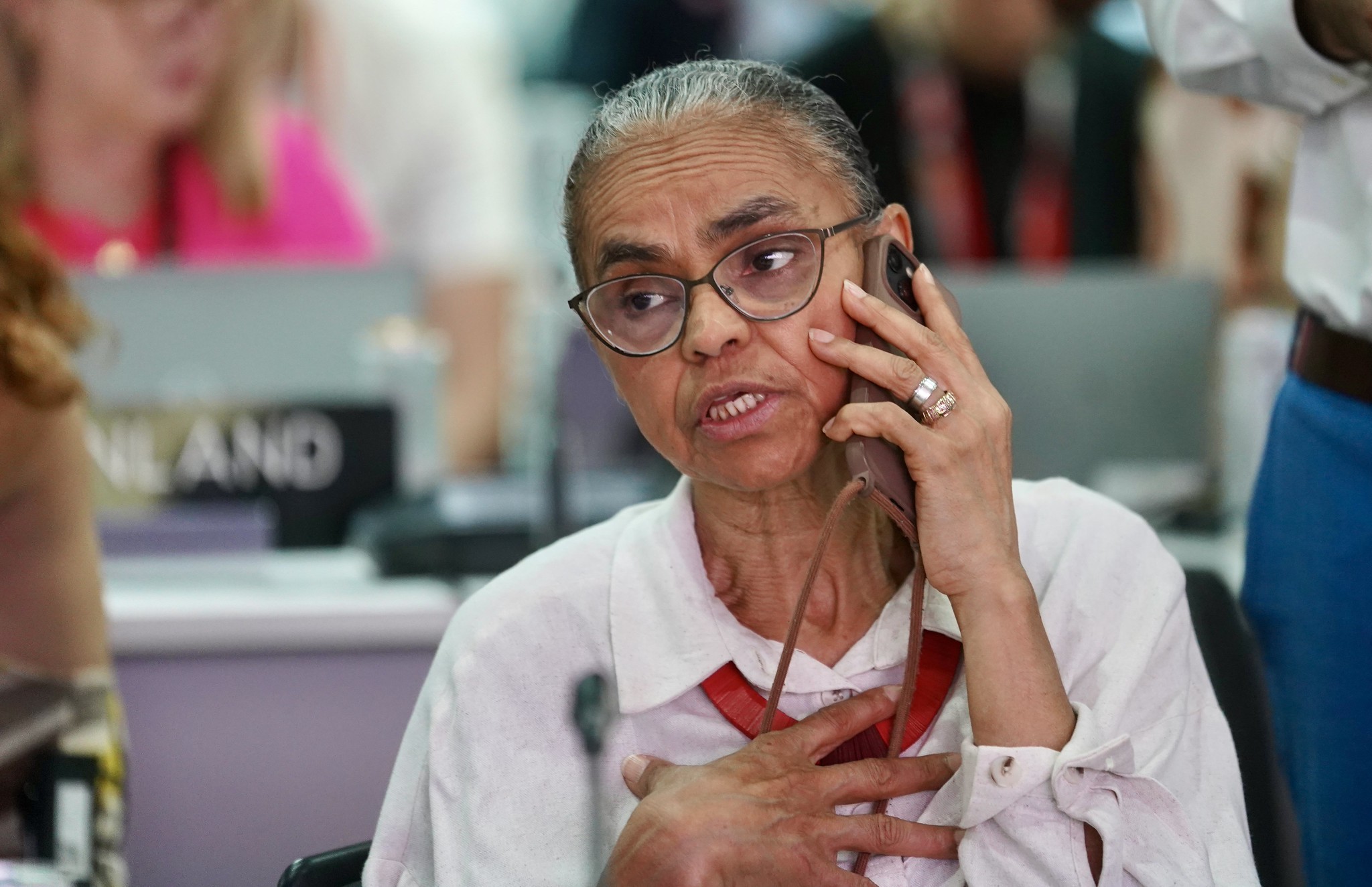 Marina Silva defende fim de emendas impositivas e prioriza meio ambiente Marina Silva defende fim de emendas impositivas e prioriza meio ambiente