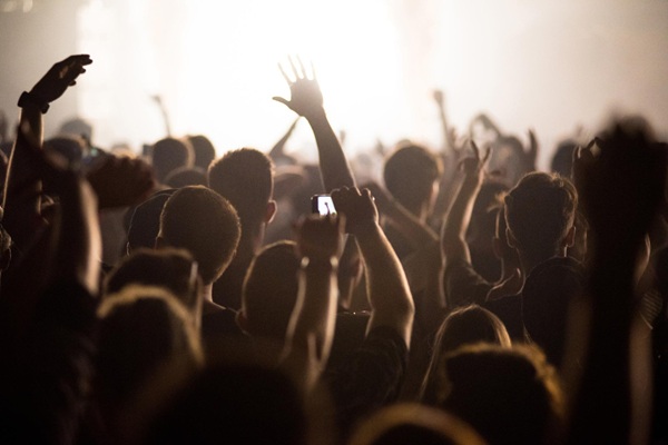 Governo estabelece novas regras para venda de ingressos e segurança em grandes shows Governo estabelece novas regras para venda de ingressos e segurança em grandes shows