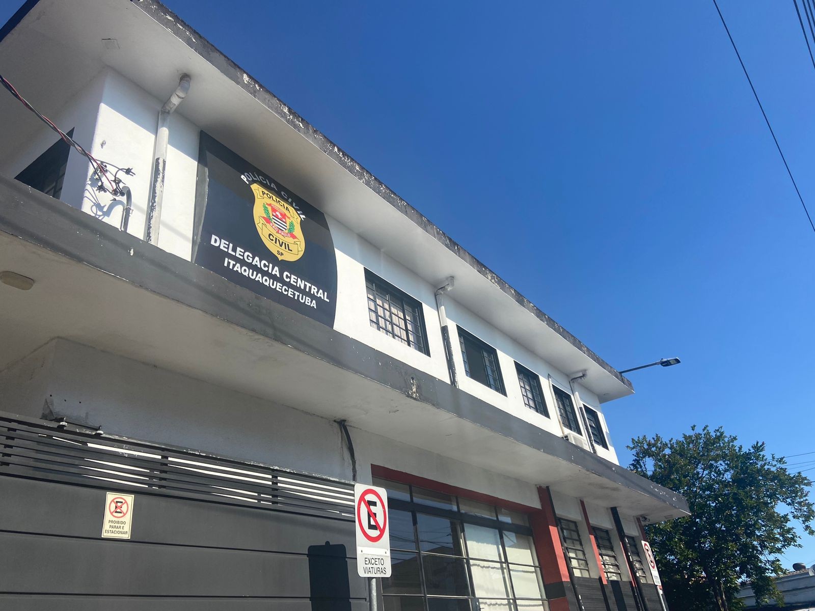 Homem é morto a tiros em bar de Itaquaquecetuba Homem é morto a tiros em bar de Itaquaquecetuba