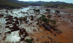 Samarco e três gerentes da mineradora são condenados por tragédia de Mariana