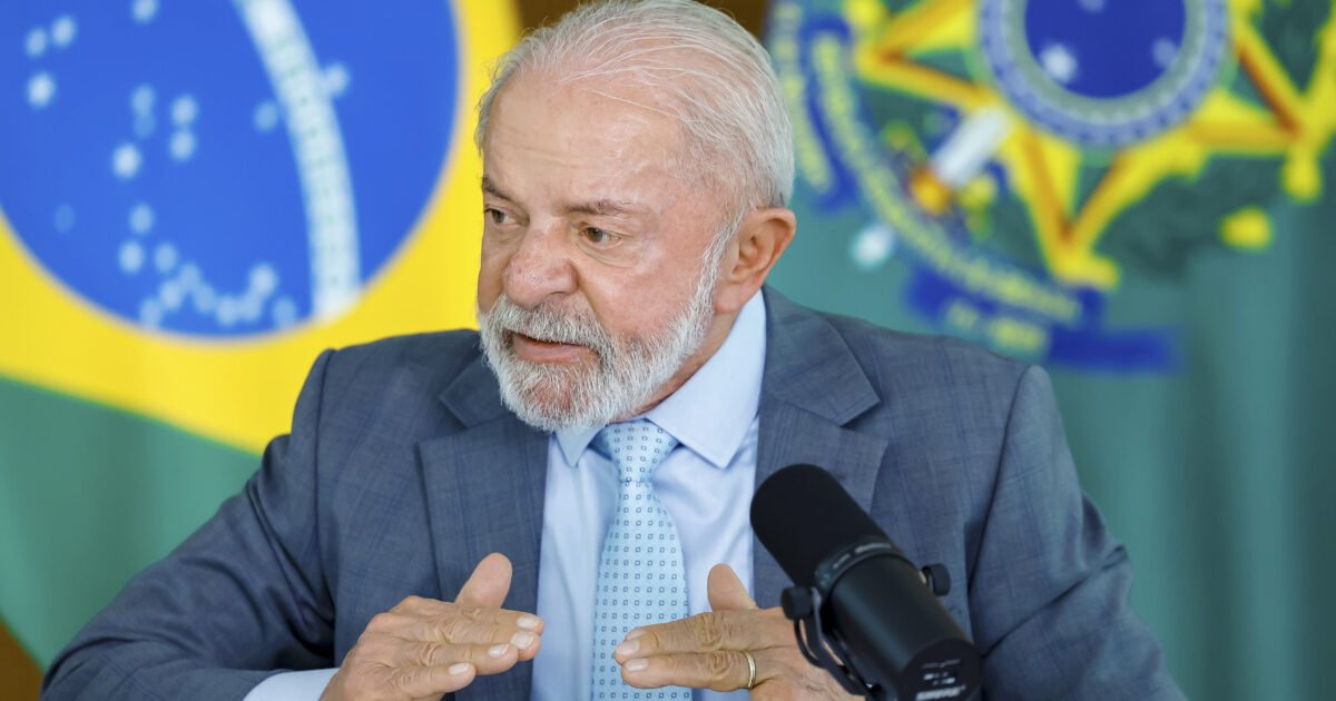 Lula critica Rogério Marinho por atuação contra fim da escala 6×1