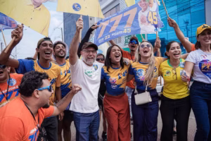 Alysson leva campanha de Bocalom às ruas e comanda bandeiraço
