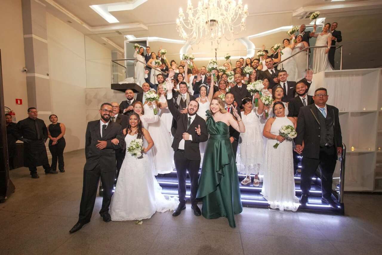 Casamento comunitário oficializa união de 30 casais em Guarulhos Casamento comunitário oficializa união de 30 casais em Guarulhos