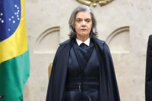 Cármen Lúcia pode decidir disputa entre Mendonça e Moraes