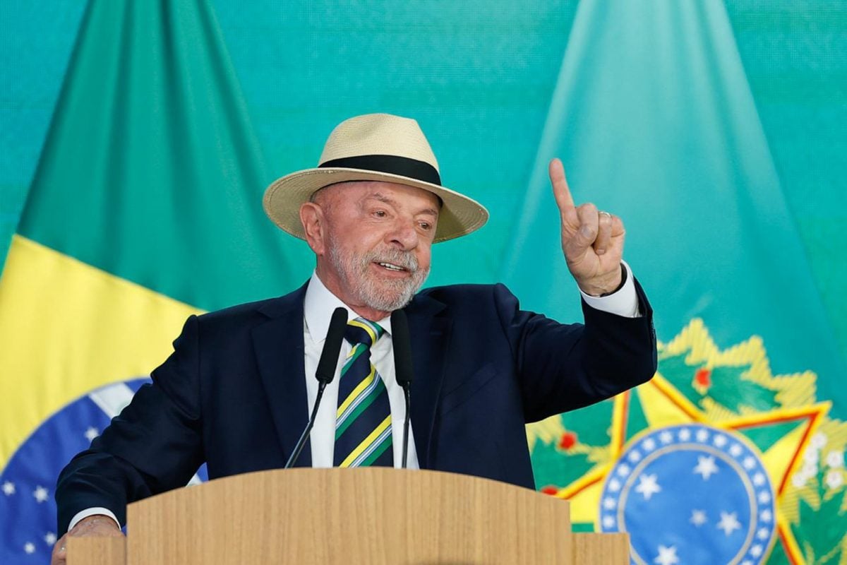 Lula vence Flávio Bolsonaro nos dois turnos em MG, diz AtlasIntel