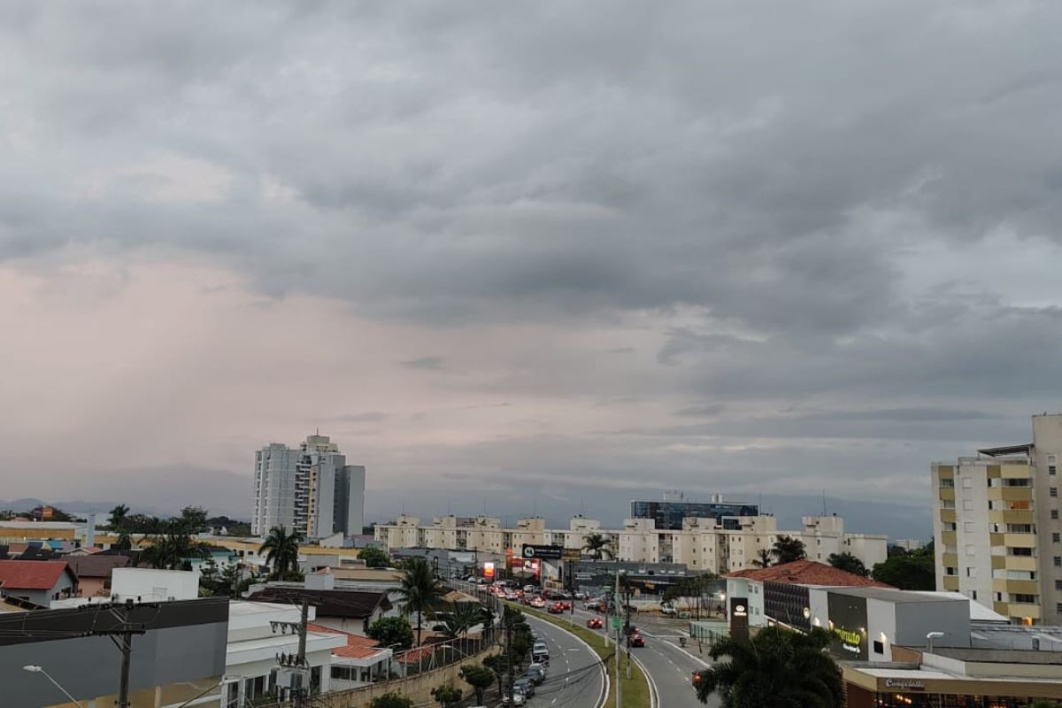 Vale do Paraíba e Litoral Norte entram em alerta para chuva forte, granizo e ventos de até 65 km/h; veja previsão Vale do Paraíba e Litoral Norte entram em alerta para chuva forte, granizo e ventos de até 65 km/h; veja previsão