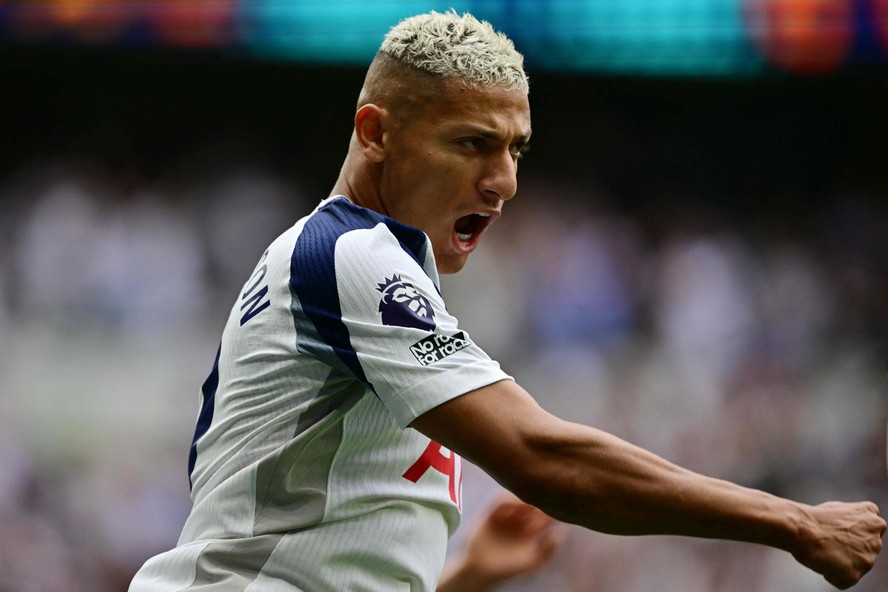 Vasco recua da proposta de compra ao Tottenham após advogado de Richarlison iniciar movimento de rescisão
