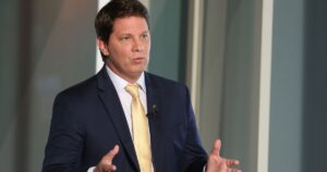 Quem é Mario Frias, alvo da operação da PF sobre Dark Horse