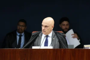 Moraes convoca imprensa para pronunciamento após decisão de Fachin