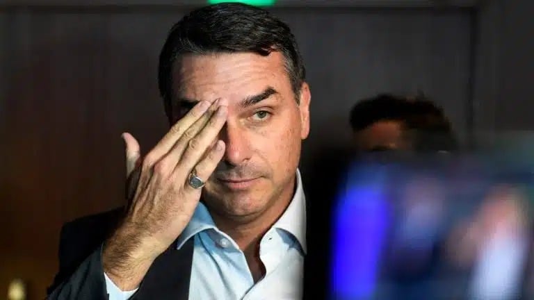 Dark Horse: Flávio Bolsonaro além do filme Dark Horse: Flávio Bolsonaro além do filme