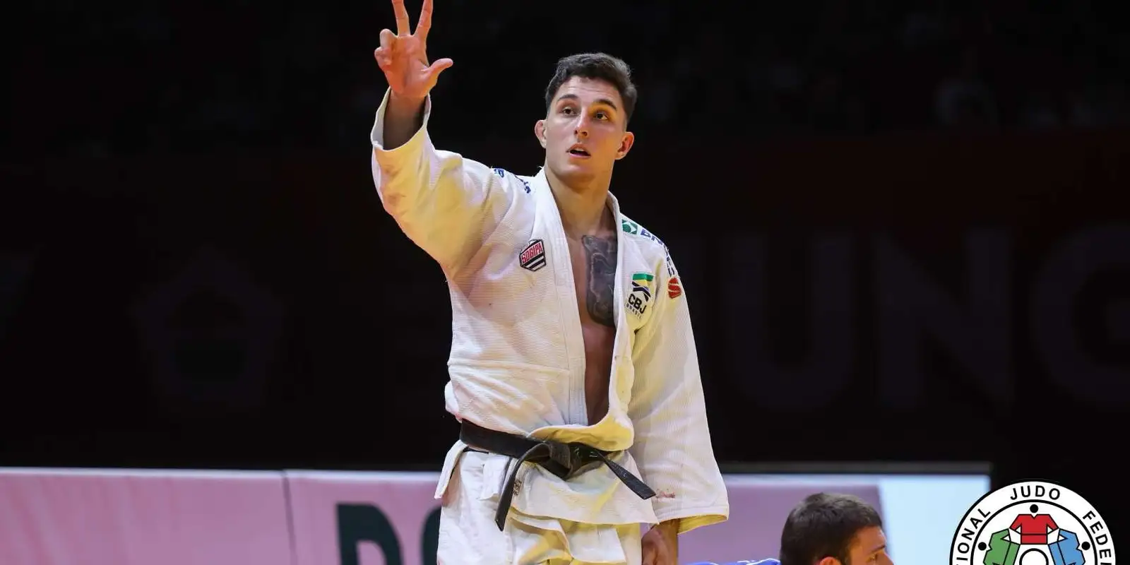 Guilherme Schimidt é ouro e país fecha Grand Slam de judô com 3 pódios