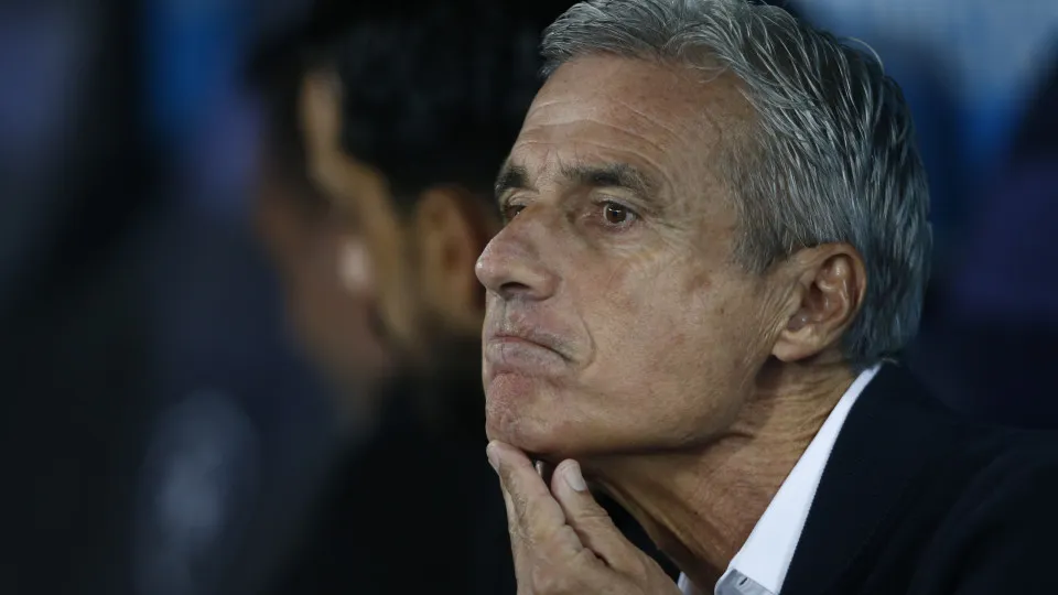 Grêmio demite o técnico português Luís Castro Grêmio demite o técnico português Luís Castro