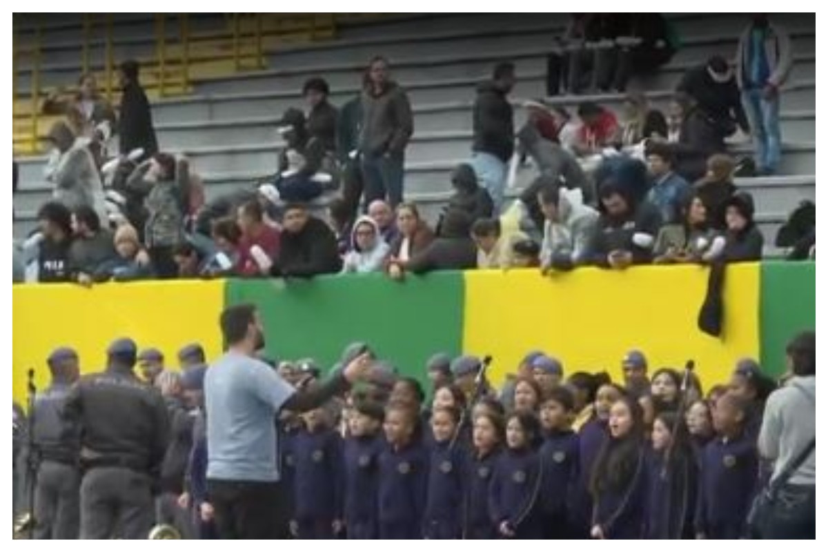 Tarcísio falta a desfile e prioriza campanha eleitoral no 7 de Setembro
