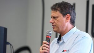 Tarcísio defende quebra de sigilo no caso Dark Horse