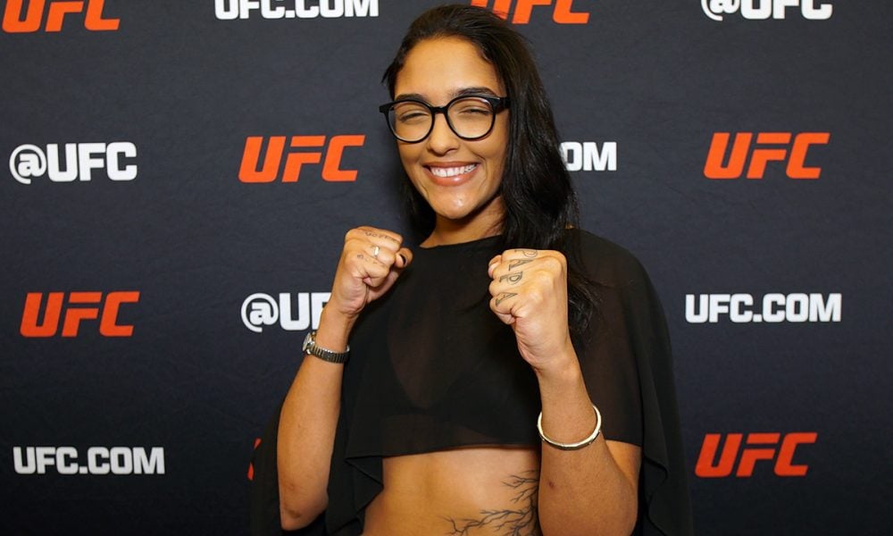 Alice Pereira leva bônus de R$ 500 mil no UFC Vegas 122