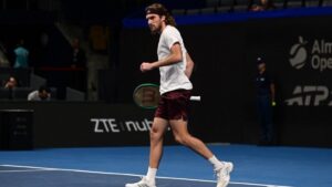 ATP 250 de Almaty: Medvedev e Tsitsipas vão à semifinal