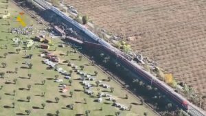 Colisão de trens na Espanha deixa ao menos 68 mortos