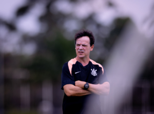 Diniz demitido do Corinthians após 7 derrotas