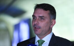 Esquema de Flávio Bolsonaro: 72% do dinheiro para custeio