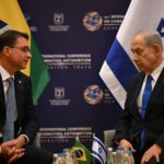 Netanyahu chama Brasil de “pequeno país” e cogita ir à posse de Flávio