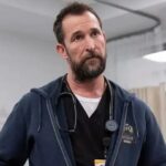 Homem mais sexy do mundo 2026: Noah Wyle leva o título