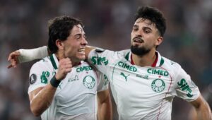 Palmeiras vence Fluminense por 2 a 1 e abre vantagem