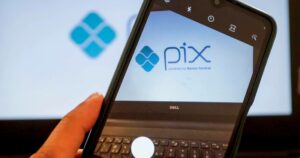Pix supera cartões e concentra 55,2% das transações