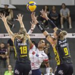 Praia Clube vence Barueri e assume liderança da Superliga