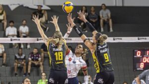 Praia Clube vence Barueri e assume liderança da Superliga