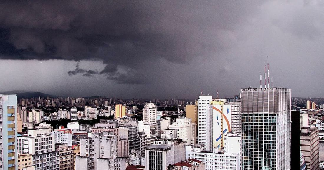 Previsão do tempo SP: chuva volta e máxima cai para 22°C