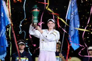 Rybakina é bicampeã em Ningbo e mira o nº 1 do ano