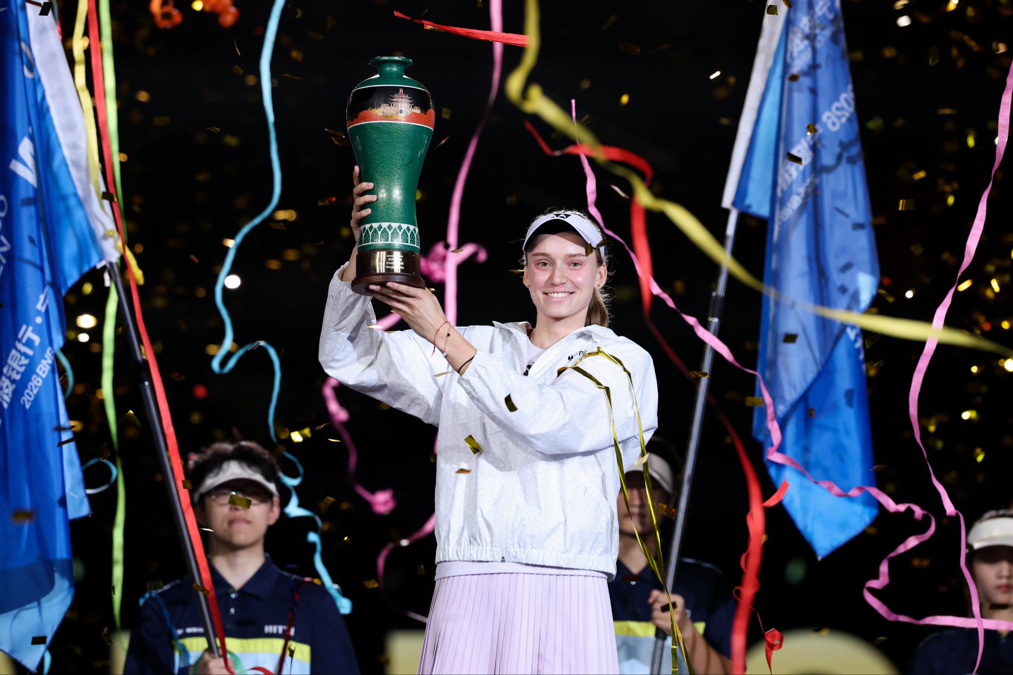Rybakina é bicampeã em Ningbo e mira o nº 1 do ano