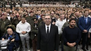 Sérvia vota e testa 14 anos de poder de Vučić