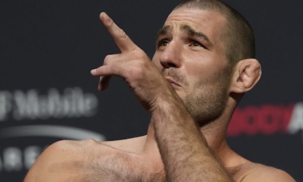 Strickland x UFC: Cormier defende valorização salarial