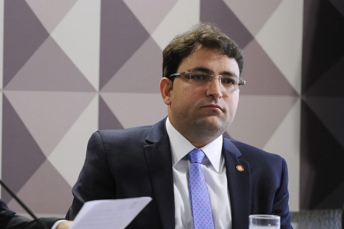 PF encontra sala secreta com máquina de contar dinheiro